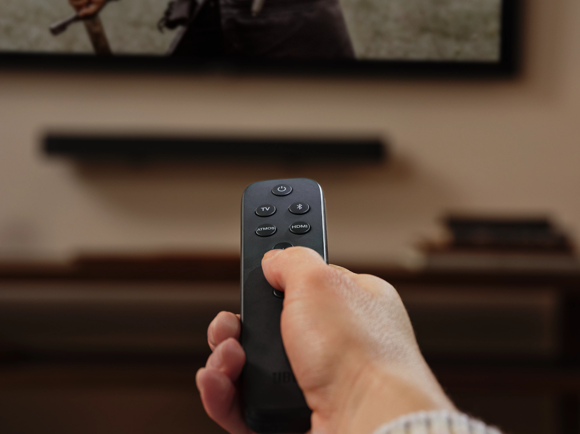 7. JBL_Bar5.0_Multibeam_Remote1