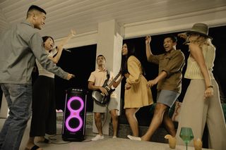 JBL_Partybox 710_Gameroom_2131