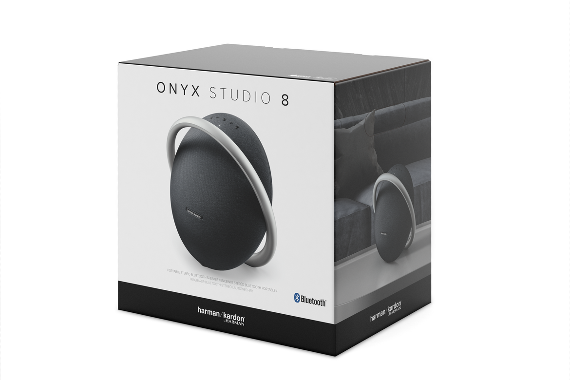 HK_Onyx Studio 8_Box Image_Black_Right View_01