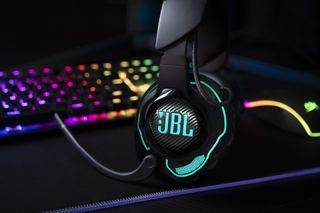 JBL Quantum 910 Wireless_Lifestyle Image_Still Life_Teal