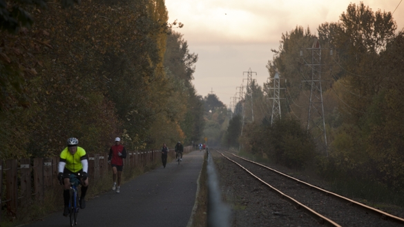 Bicyclists on Oaks Bottom Trail