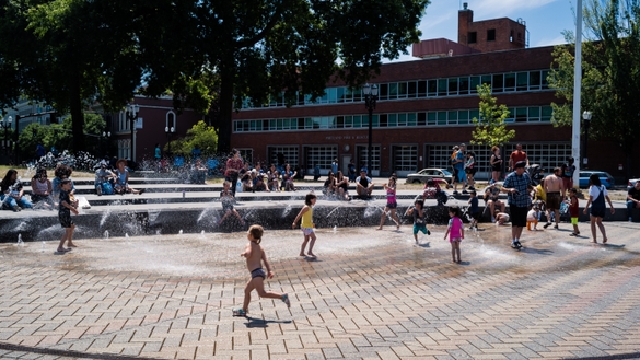 Kids Play at the Portland Saturday Market