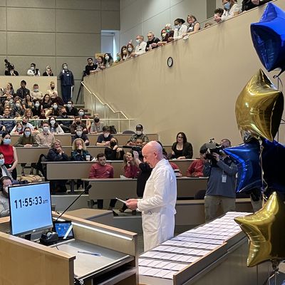 Making a Match: Rochester Medical Students Gather Together to Mark Next Step in Training