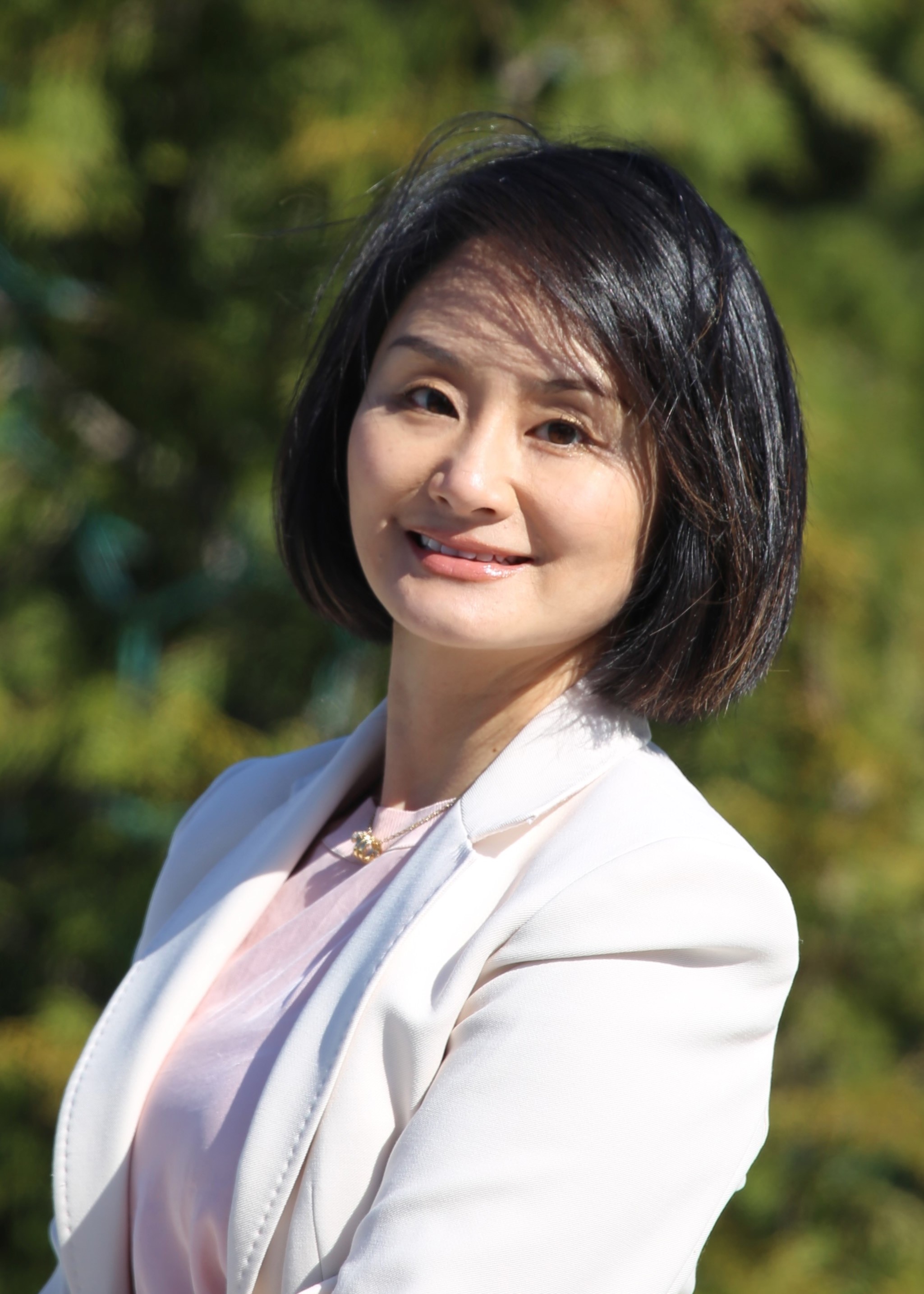 A portrait of Dr. Jin Xiao.