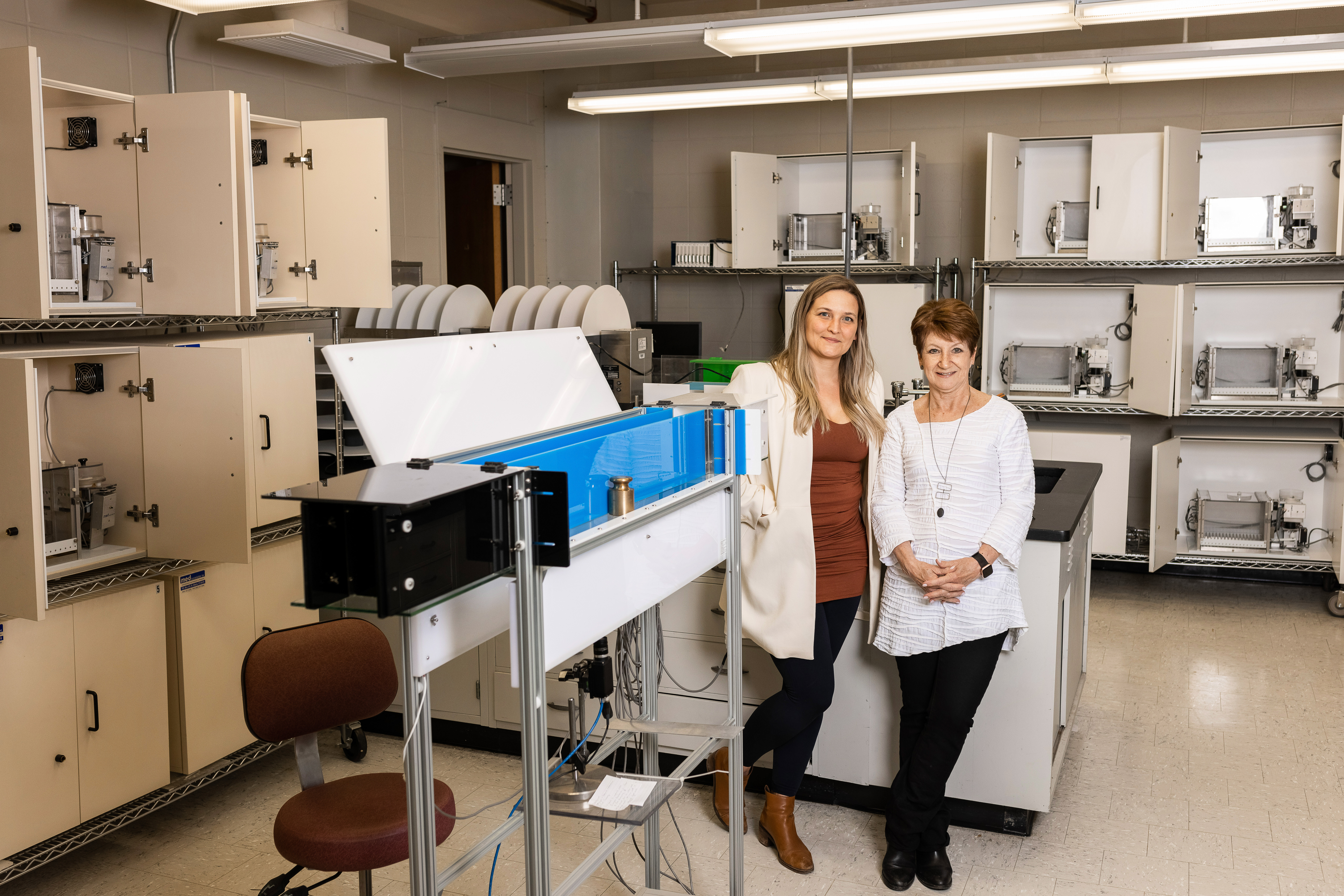 Marissa Sobolewski (right) and Deborah Cory-Slechta in lab at University of Rochester Medical Center.