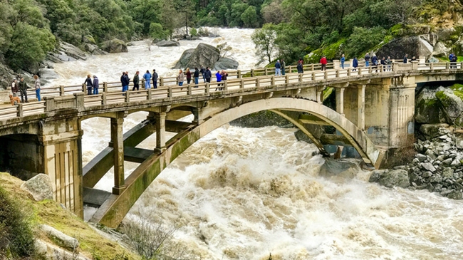 Predicting flooding from rain falling on Sierra snowpack