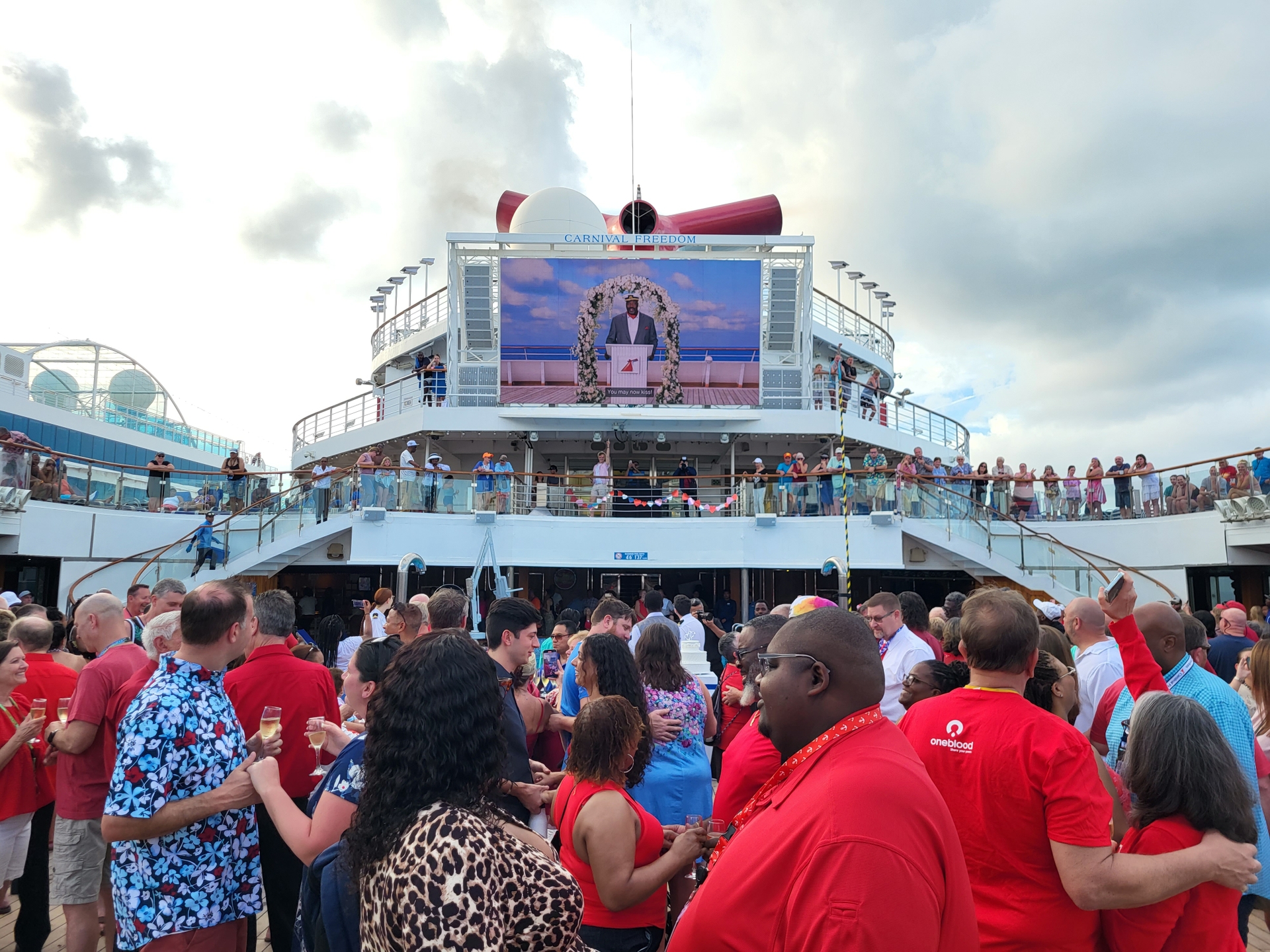 Photo CCL Valentine's Day Vow Renewal 2 Carnival Cruise Line