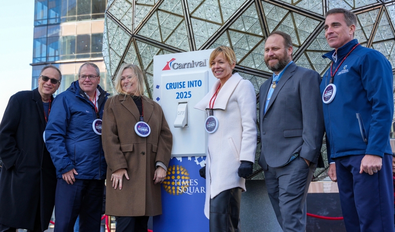 L-R: Jeffrey Straus, president of Countdown Entertainment; Sherri White, executive, Jamestown and One Times Square; Tom Harris, president of the Times Square Alliance; Sarah Beth Reno, senior vice president of guest operations at Carnival Cruise Line;  Medal of Honor Recipient Earl Plumlee; Chris Cassidy, National Medal of Honor Museum Foundation president and CEO (Image at LateCruiseNews.com - December 2024