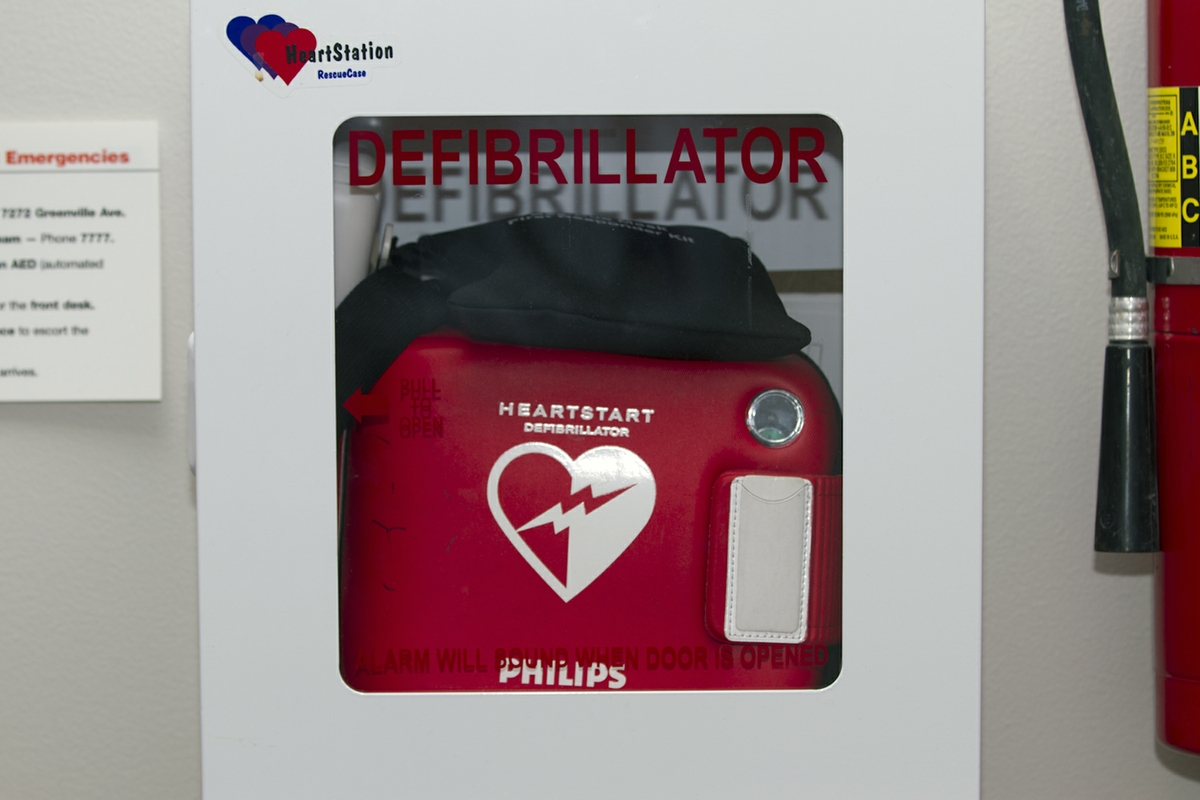 Public AEDs costeffective for saving lives, improving cardiac arrest