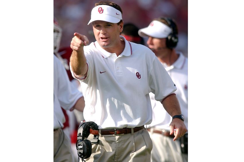 Former Oklahoma Coach Bob Stoops to receive Paul “Bear” Bryant Lifetime