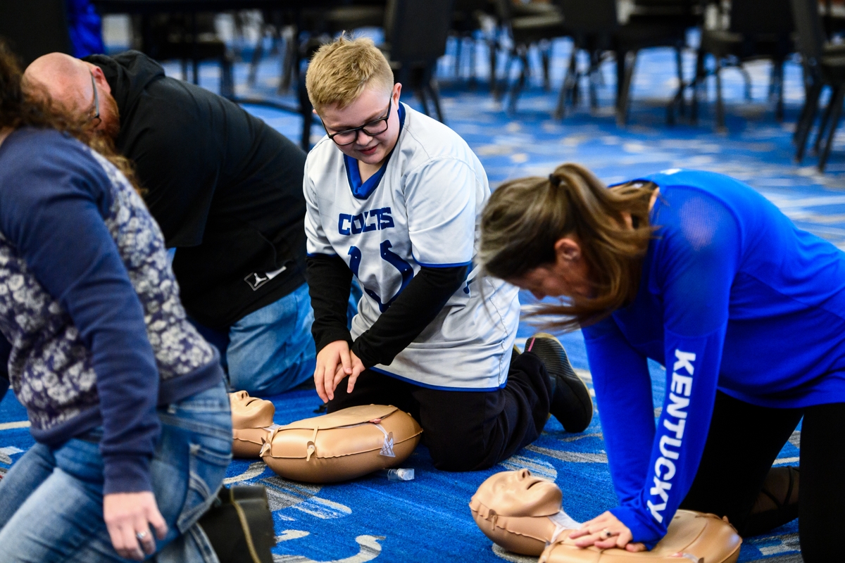 Photo | Participants practice Hands-Only CPR together | American Heart ...