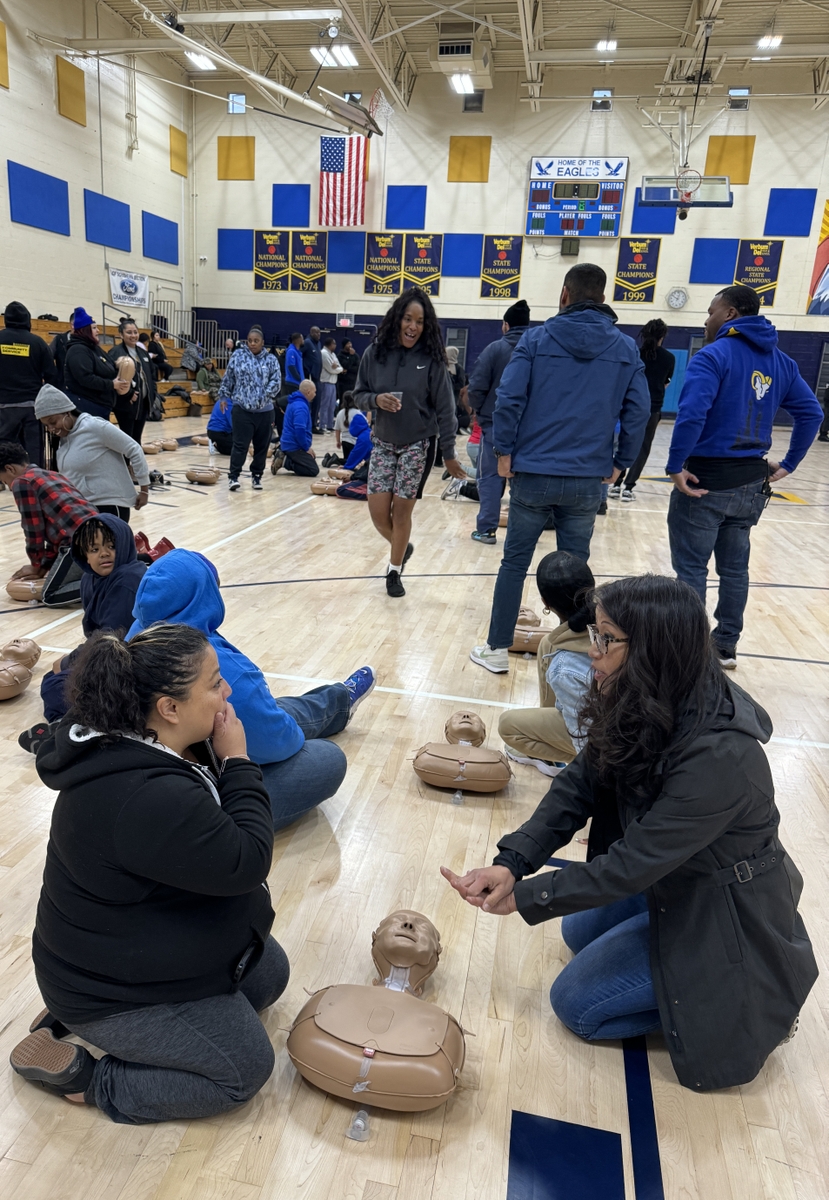 Photo aha cpr training with la rams american heart association
