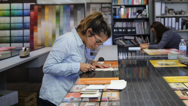 L’emploi de rêve: Peinture Behr offre 10 000 $ à un passionné de couleurs pour voyager et nommer des nouvelles couleurs de peinture