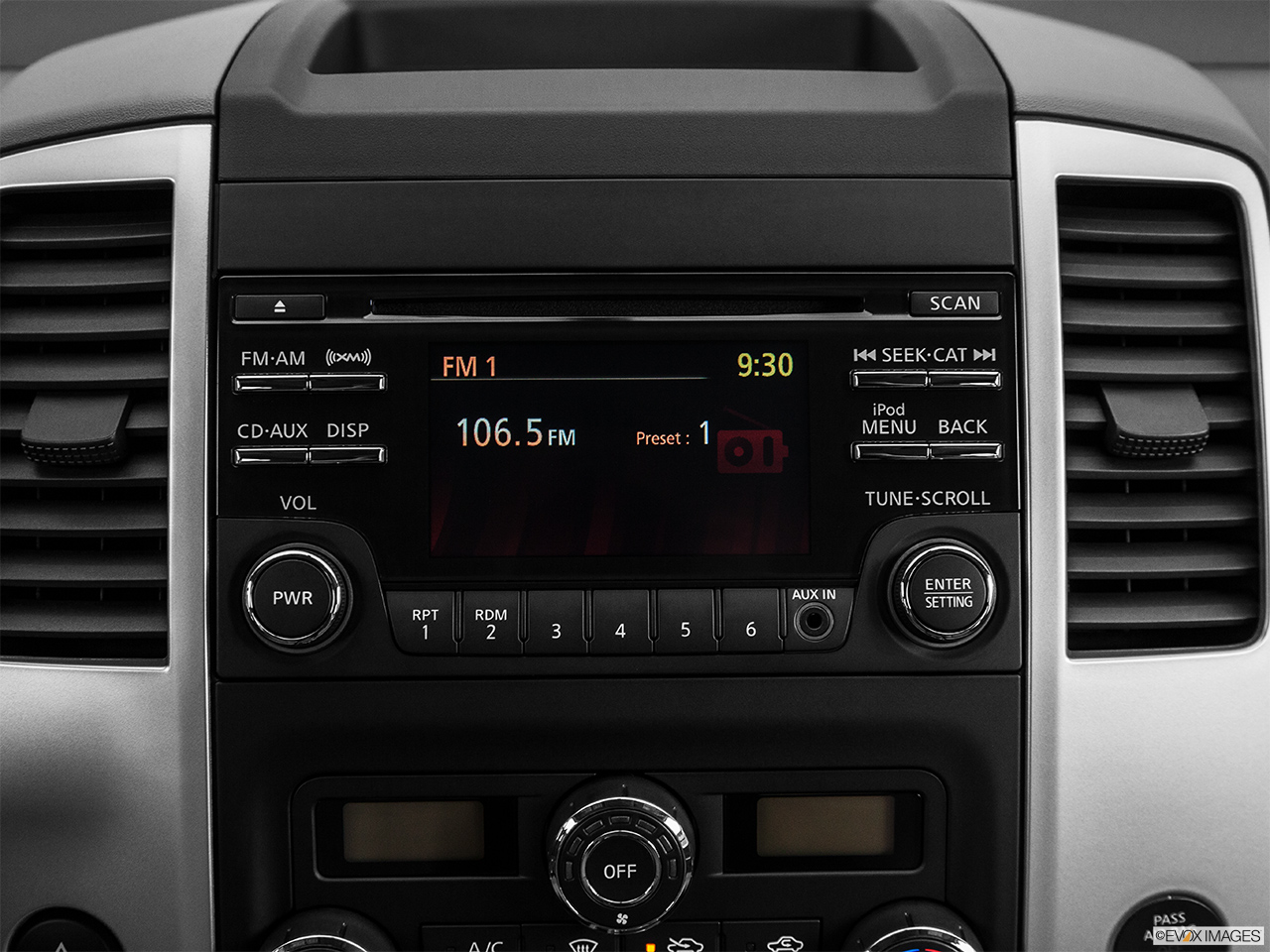 2015 Nissan Frontier 4WD Crew Cab SWB Manual S - Closeup of radio head unit