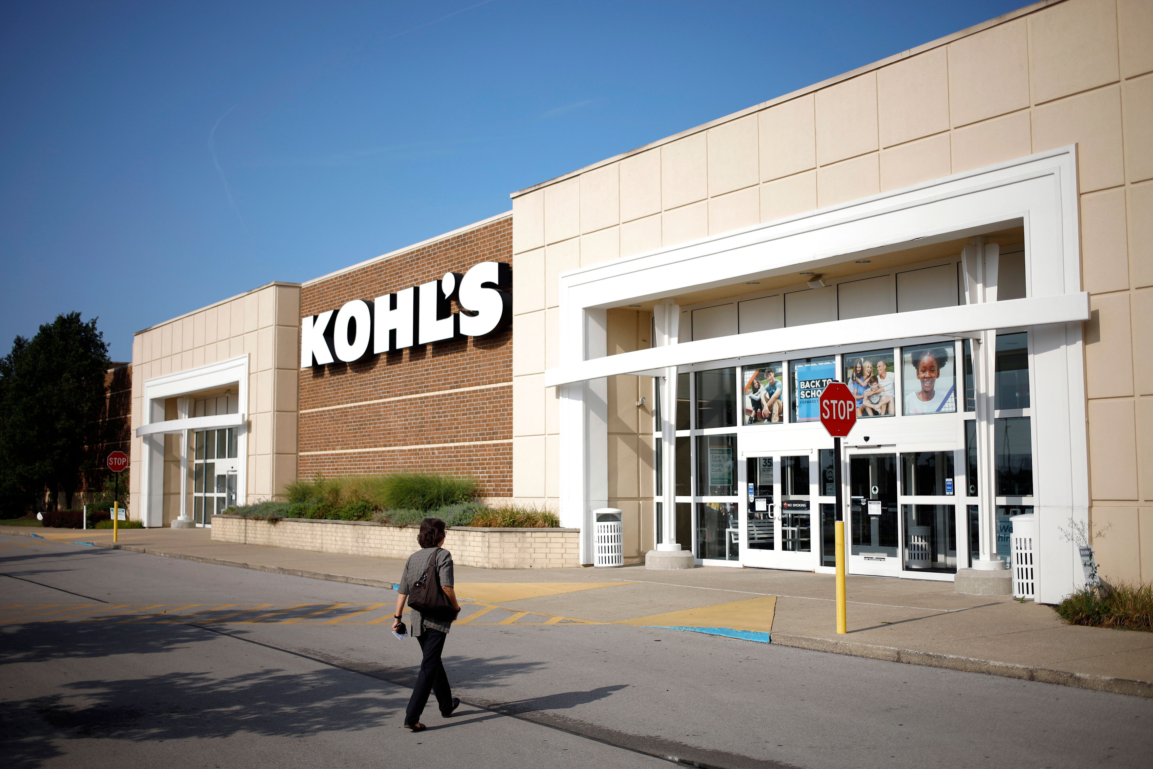 Should retailers like Kohl’s and Macy’s break themselves up?