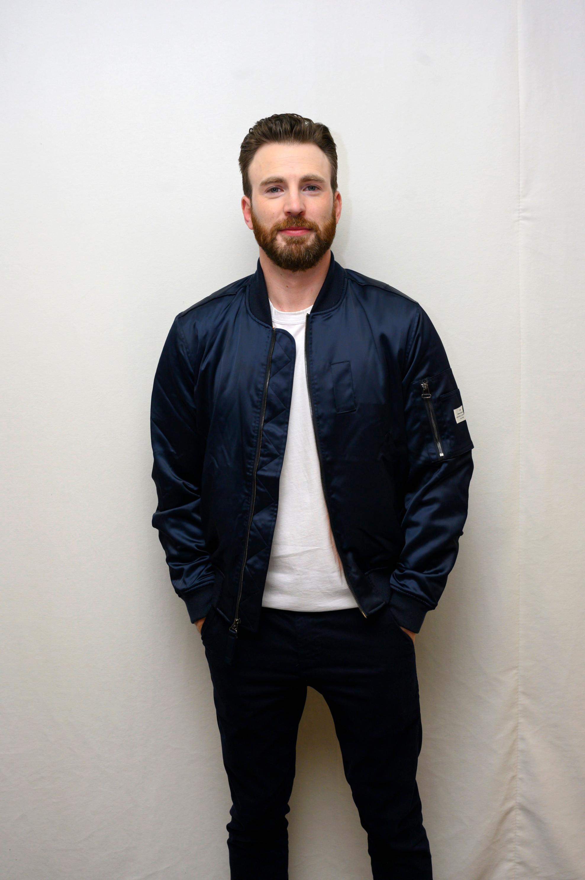 Chris Hemsworth wishes Chris Evans a happy 40th birthday with photo of Chris Pratt