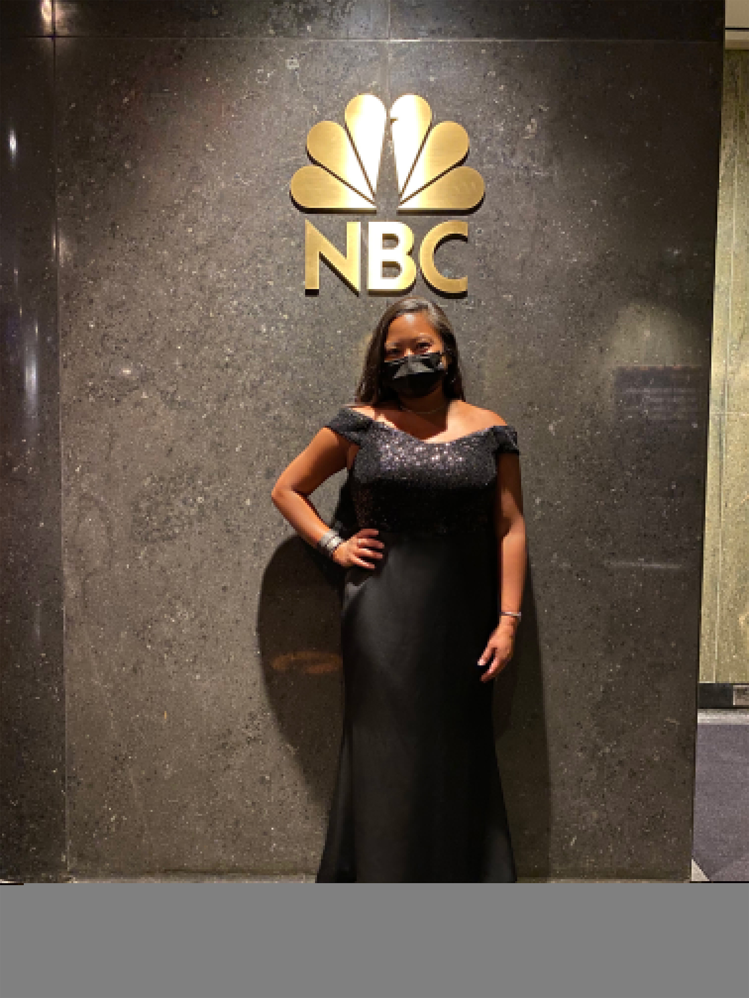 This essential worker needed to glam up for the Golden Globes. So, she turned to a Facebook community to help make her dazzle