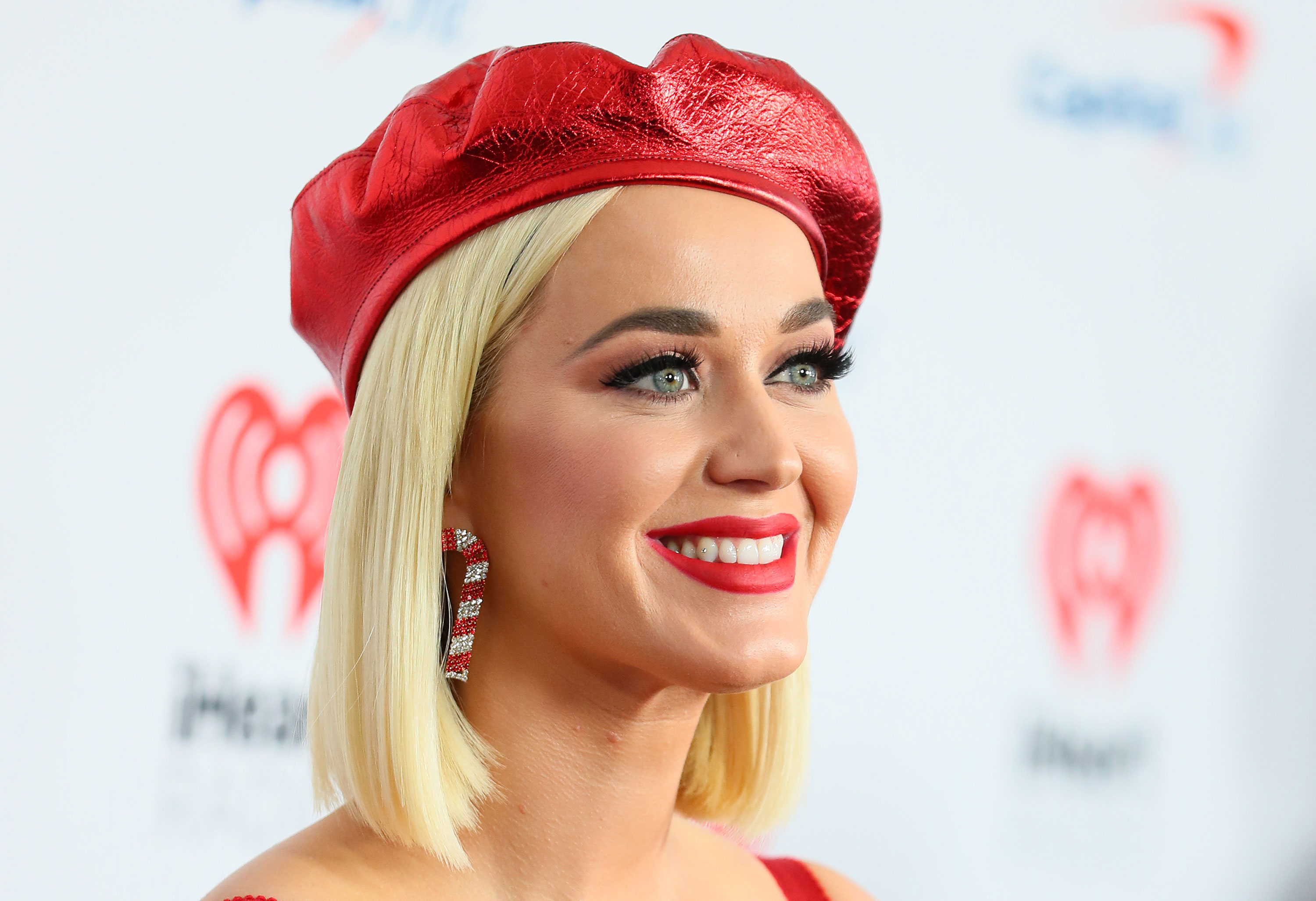 Katy Perry offers support to Ellen DeGeneres