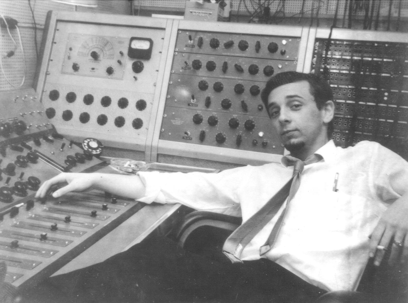 Grammy-winning producer and convicted murderer Phil Spector dies