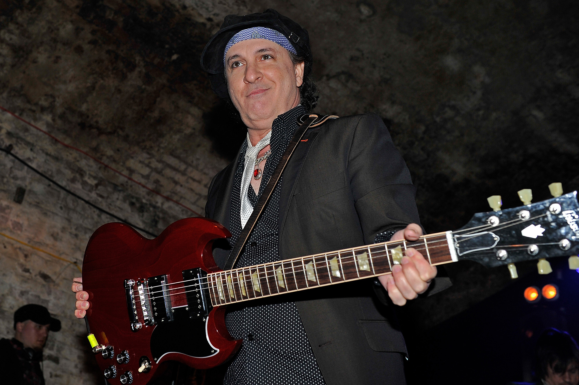 Sylvain Sylvain, New York Dolls guitarist, dead at 69