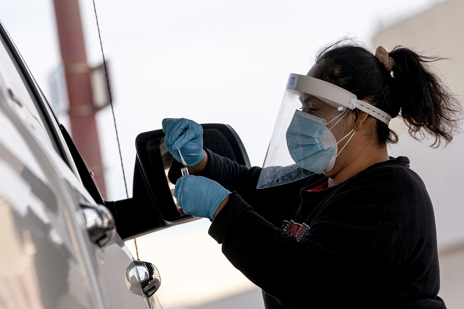 The US just marked 25 million Covid-19 cases. Now it's a race between vaccines and variants