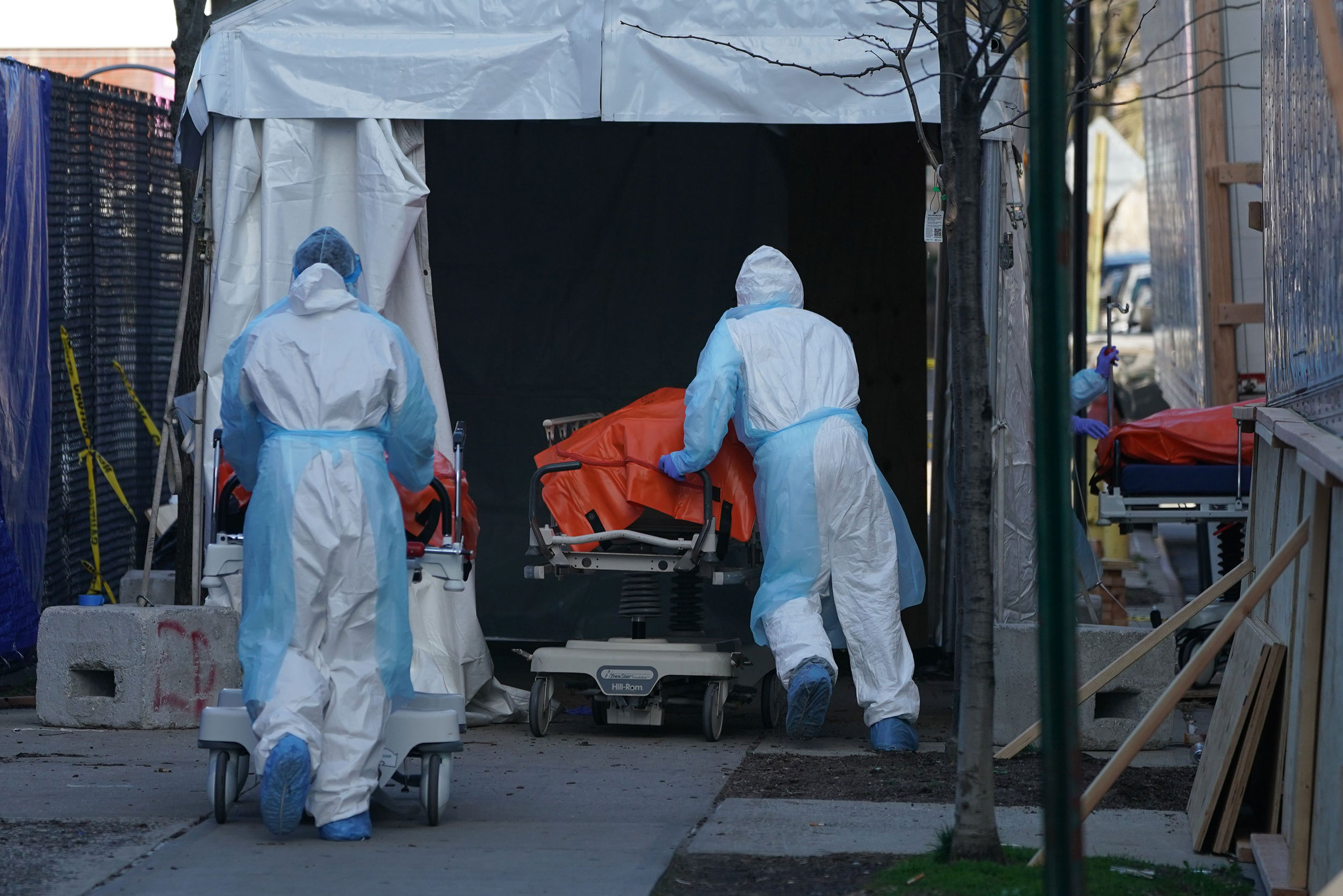 A difficult week ahead in the coronavirus fight begins with a US death toll nearing 10,000