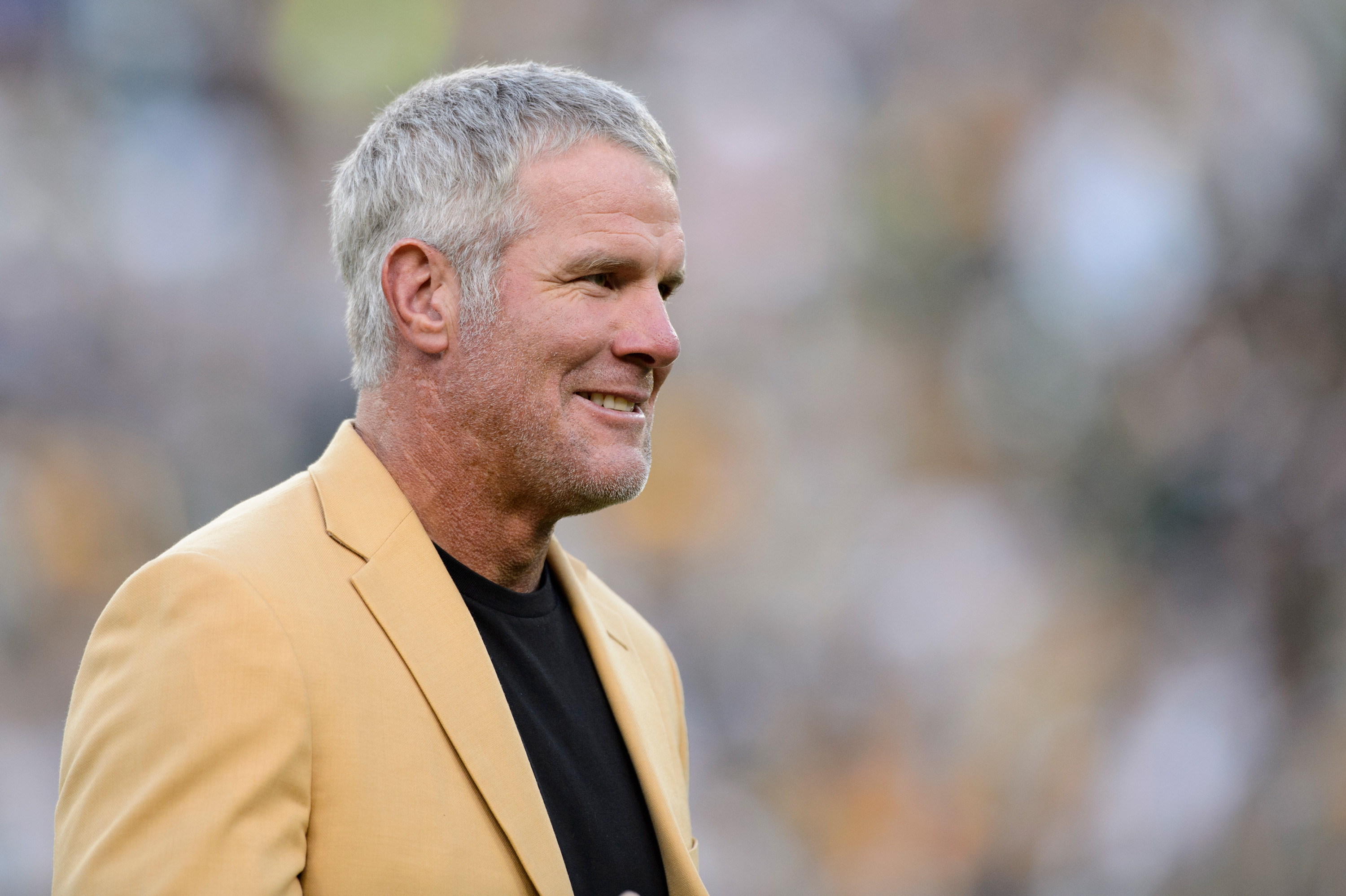 NFL legend Brett Favre endorses Trump for president