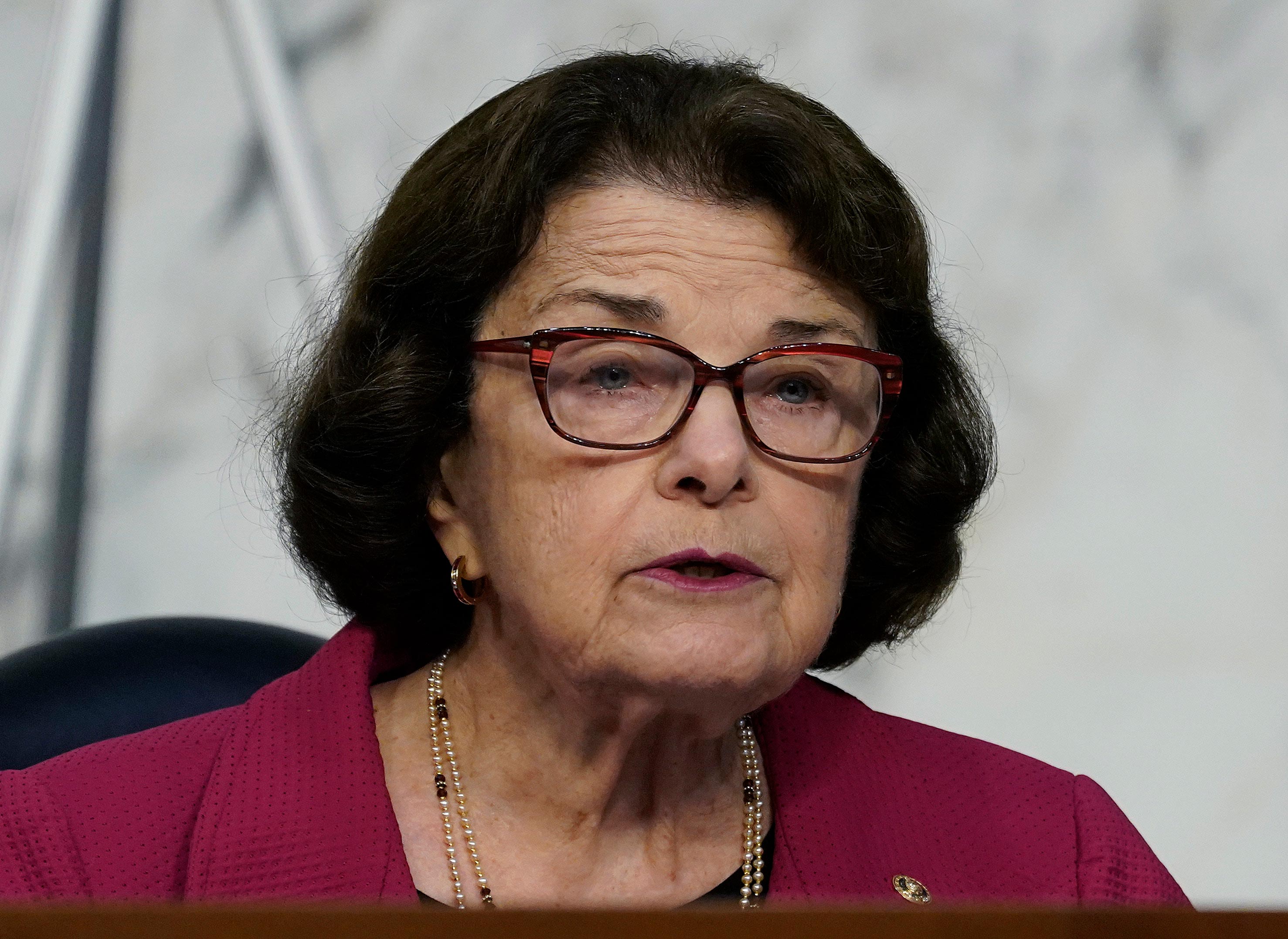GOP rushes to Feinstein’s defense after her praise of Barrett hearings prompts Democratic fury