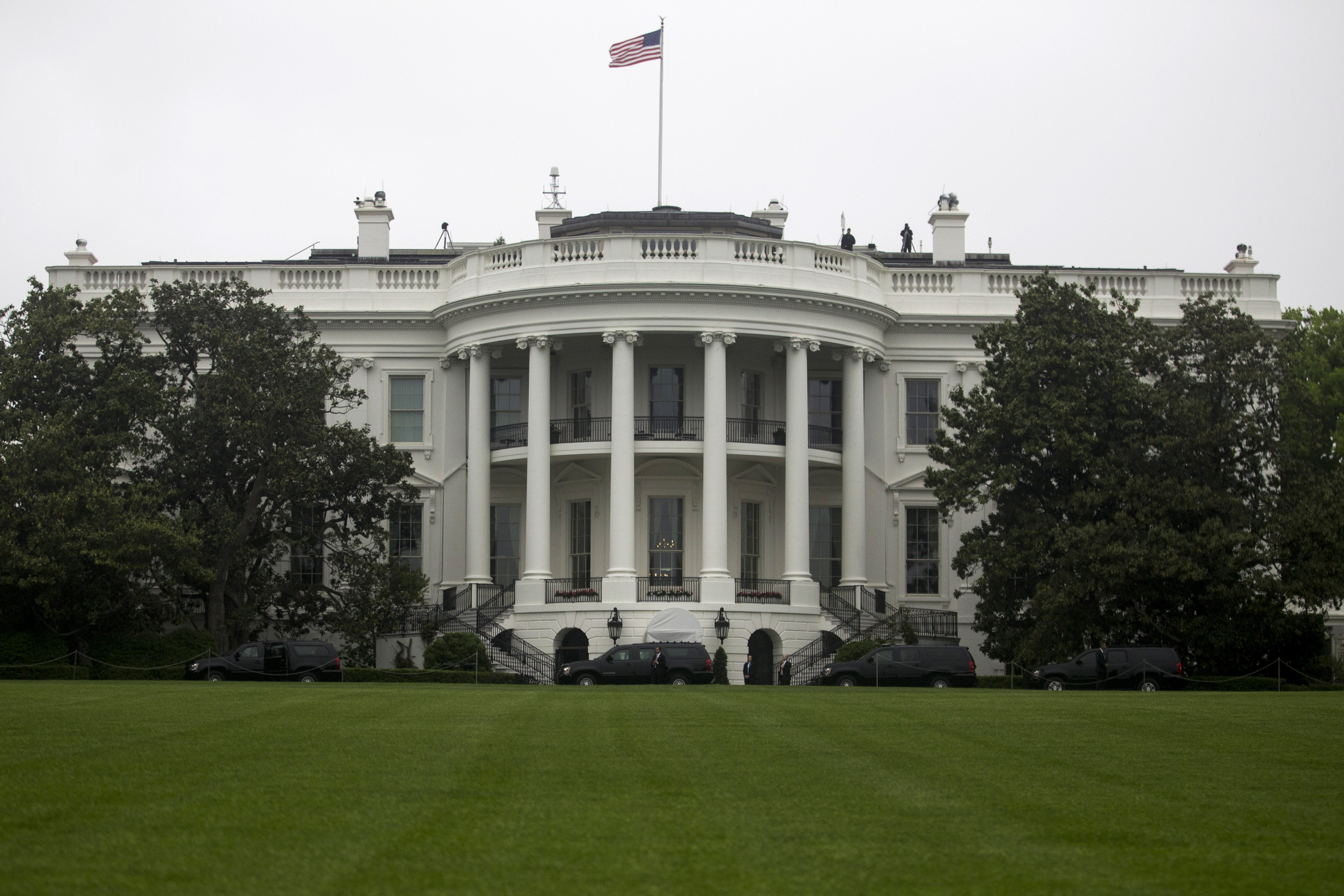 Apple, Facebook, Microsoft and other major companies denounce Trump visa restrictions