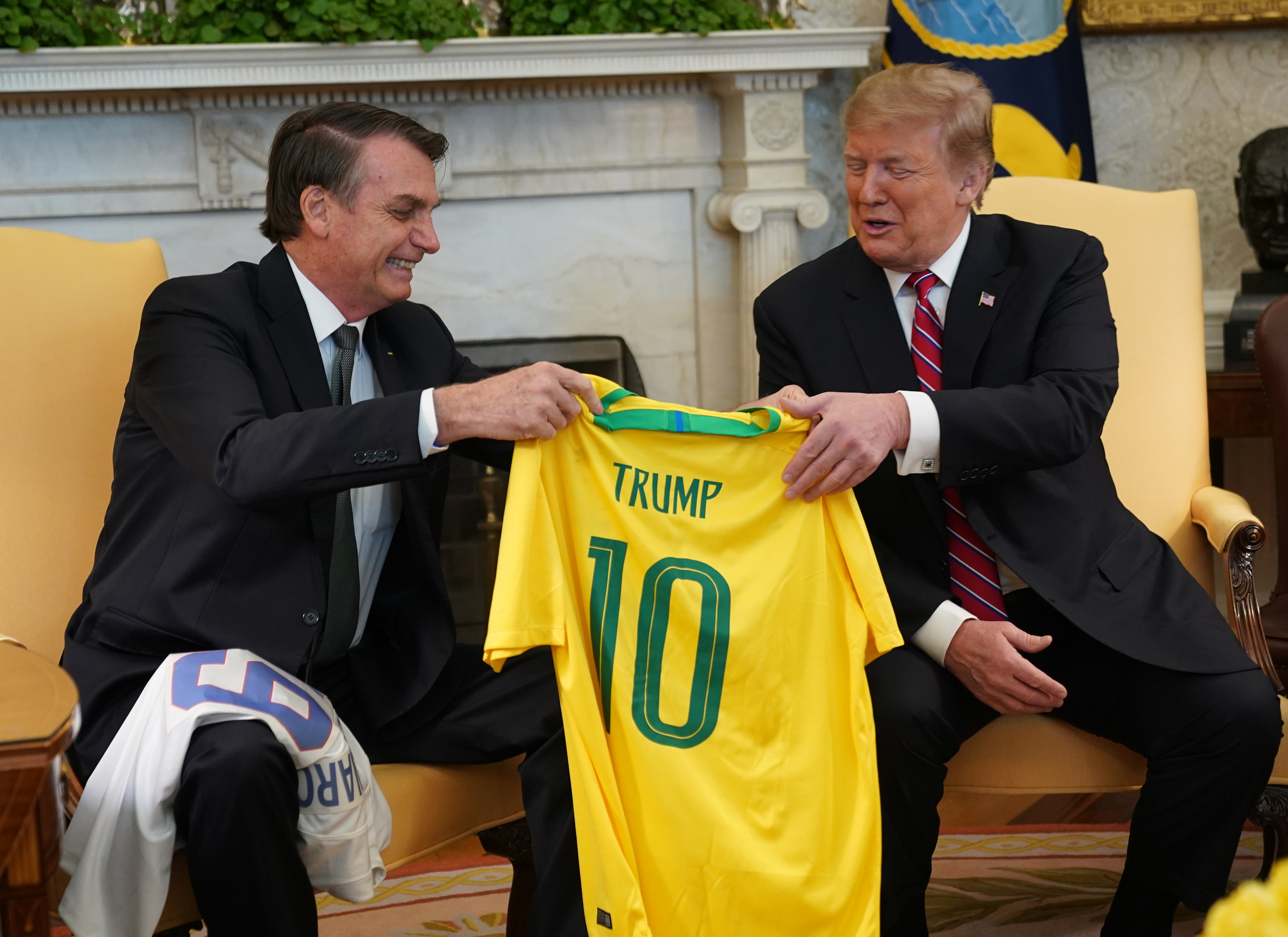 How a yellow jersey is dividing Brazil