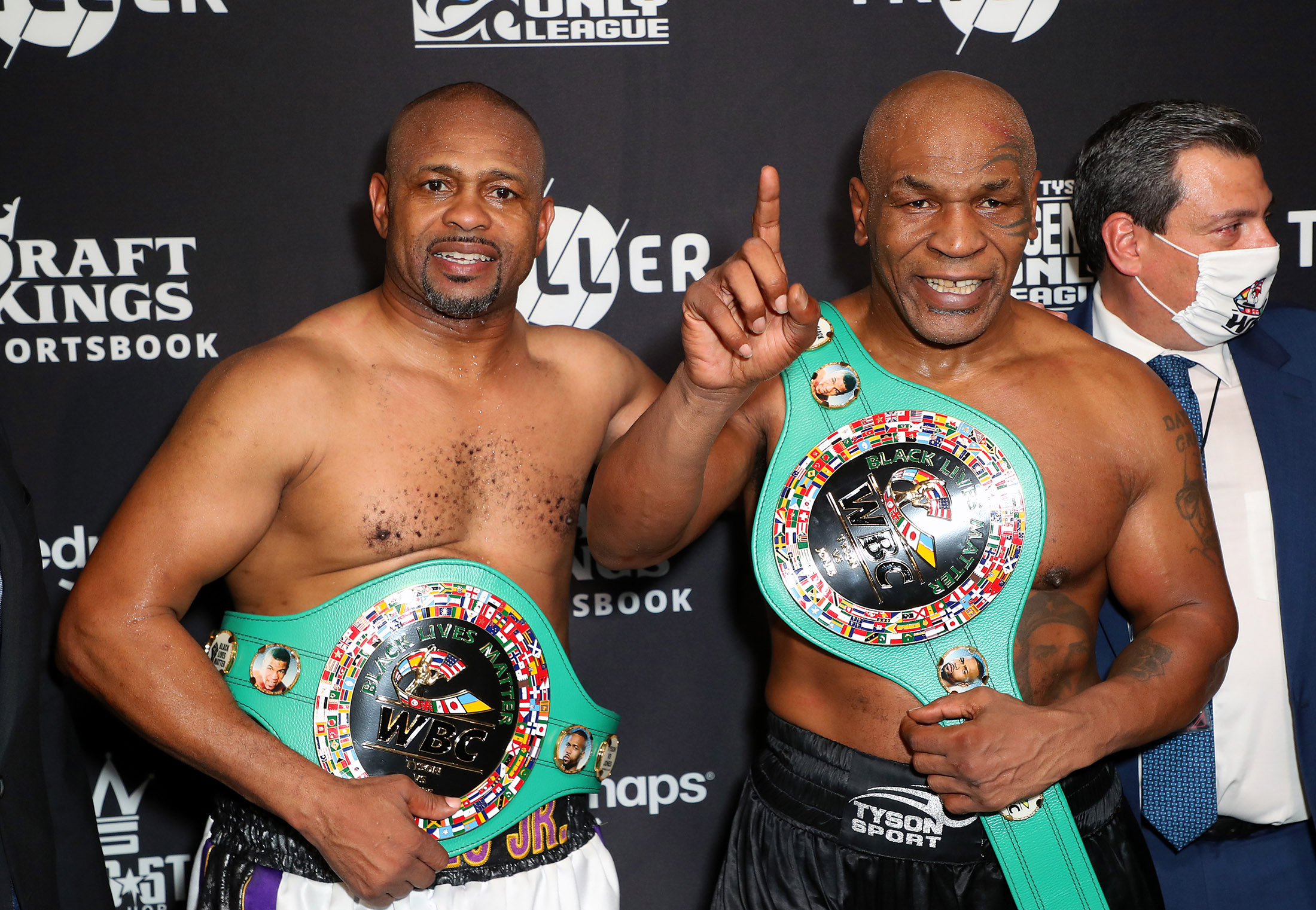 ‘Frontline Battle’ between former heavyweight champion Mike Tyson and Roy Jones Jr. ends in a draw