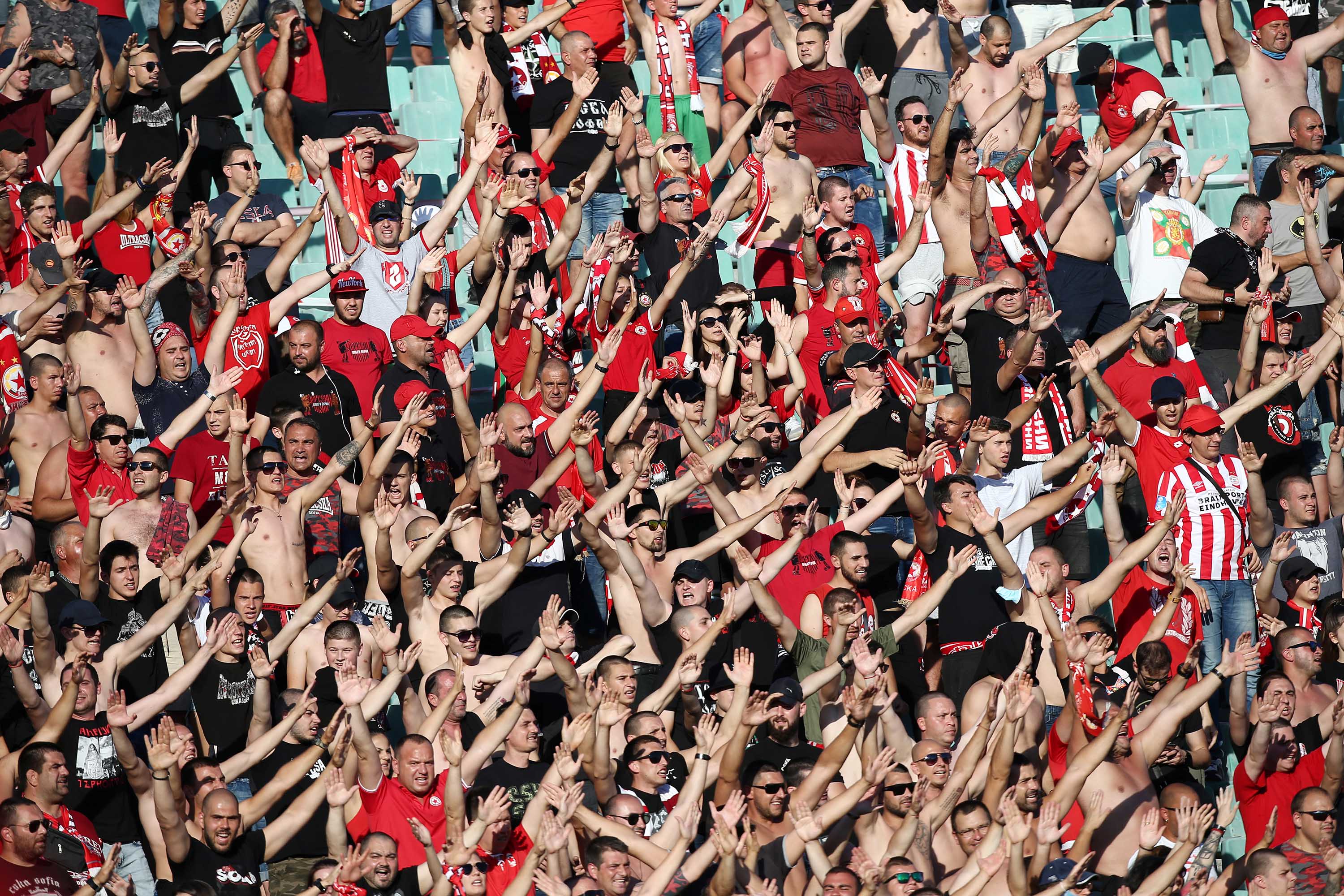 Fans flout social distancing rules at Bulgarian Cup final