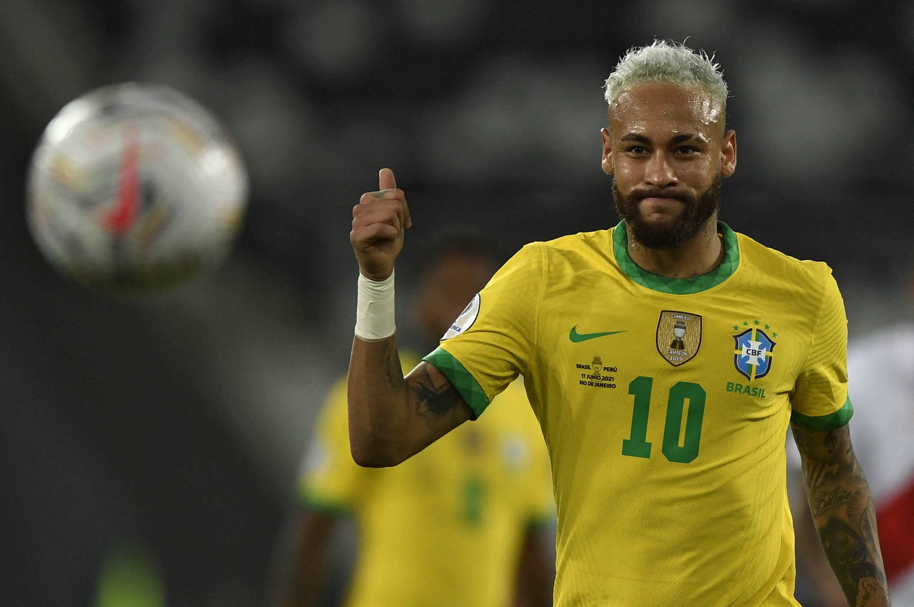 Pelé 'rooting' for Neymar, who scores 68th goal for Brazil to edge closer to legend's all-time scoring record