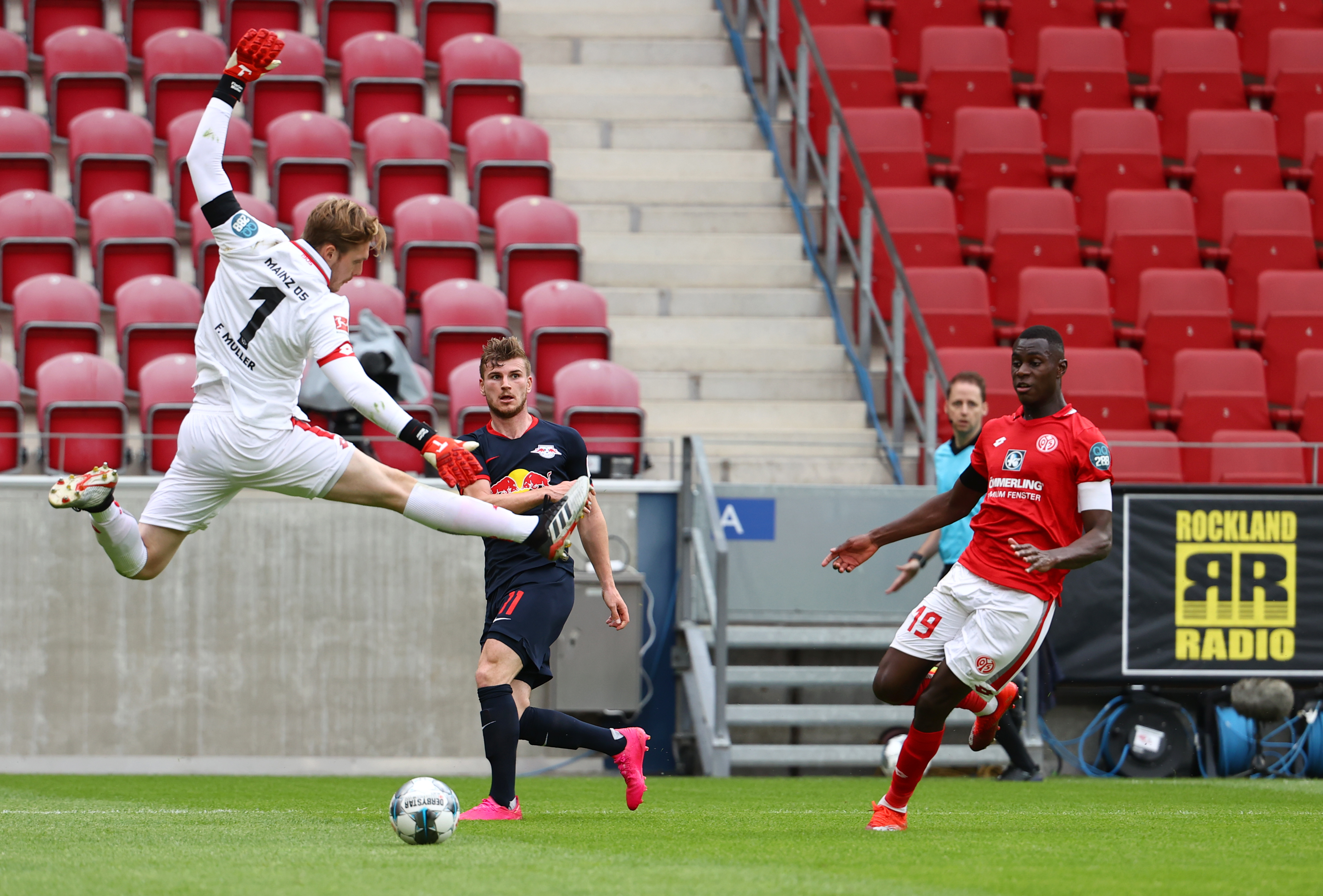 Leipzig hammers Mainz as home teams continue to struggle on Bundesliga return