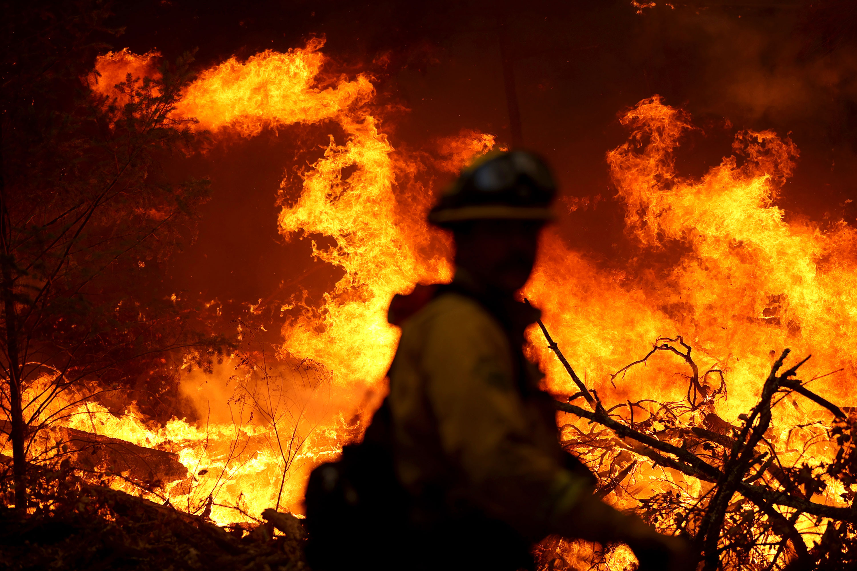 Napa County brush fire rapidly grows to at least 1,500 acres, forcing hospital to evacuate
