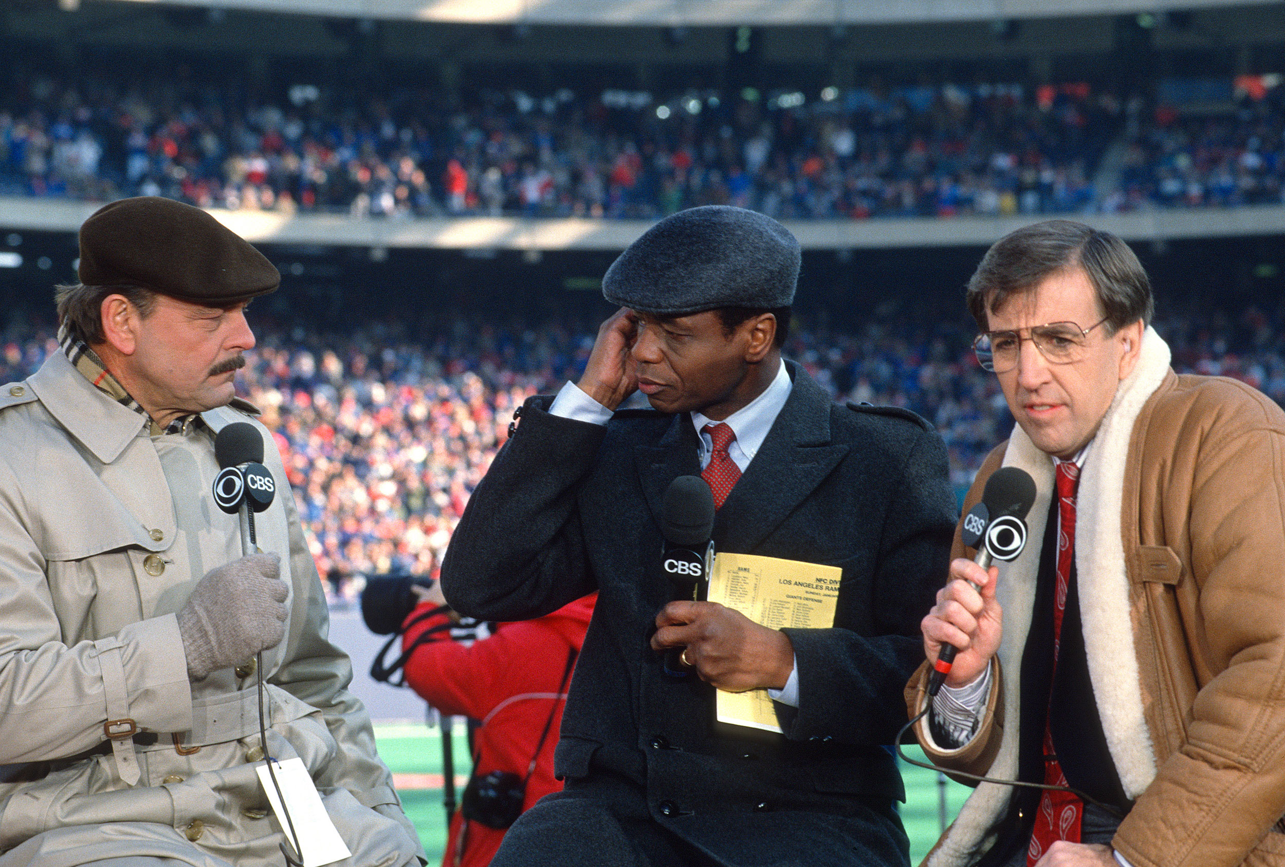 TV pioneer and former NFL star Irv Cross dies at 81