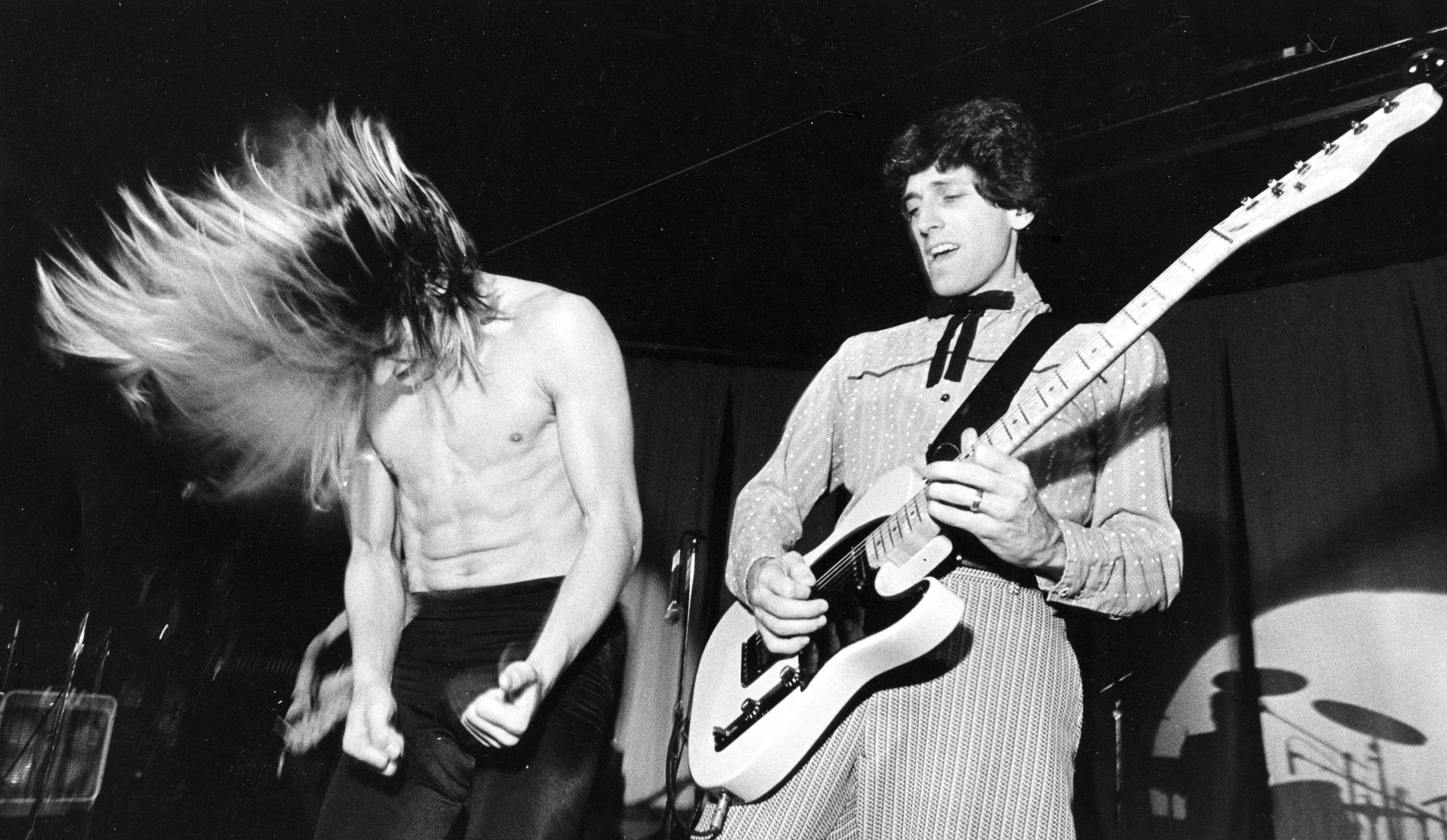 Jack Sherman, an early guitarist with the Red Hot Chili Peppers, dies at 64 - CNN