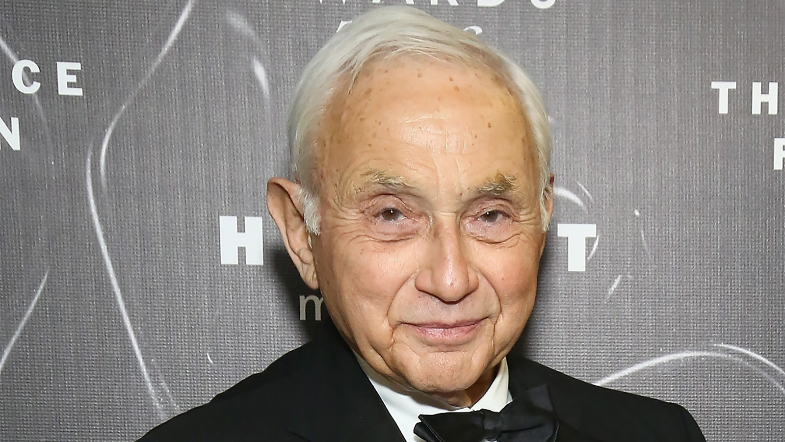 Former Victoria's Secret mogul agreed to written deposition in Epstein accuser suit
