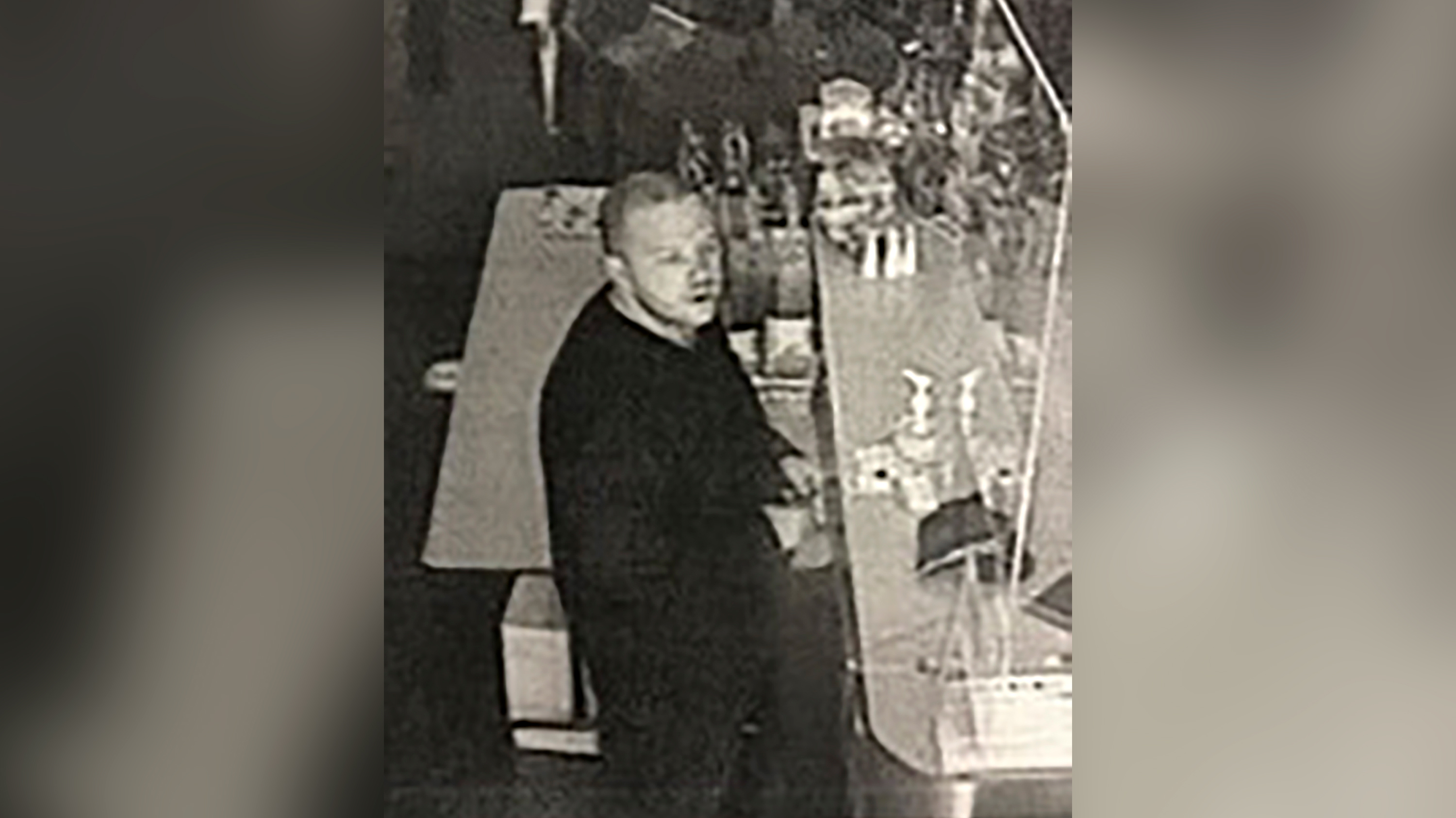Oregon police search for suspect after three people found dead in separate incidents