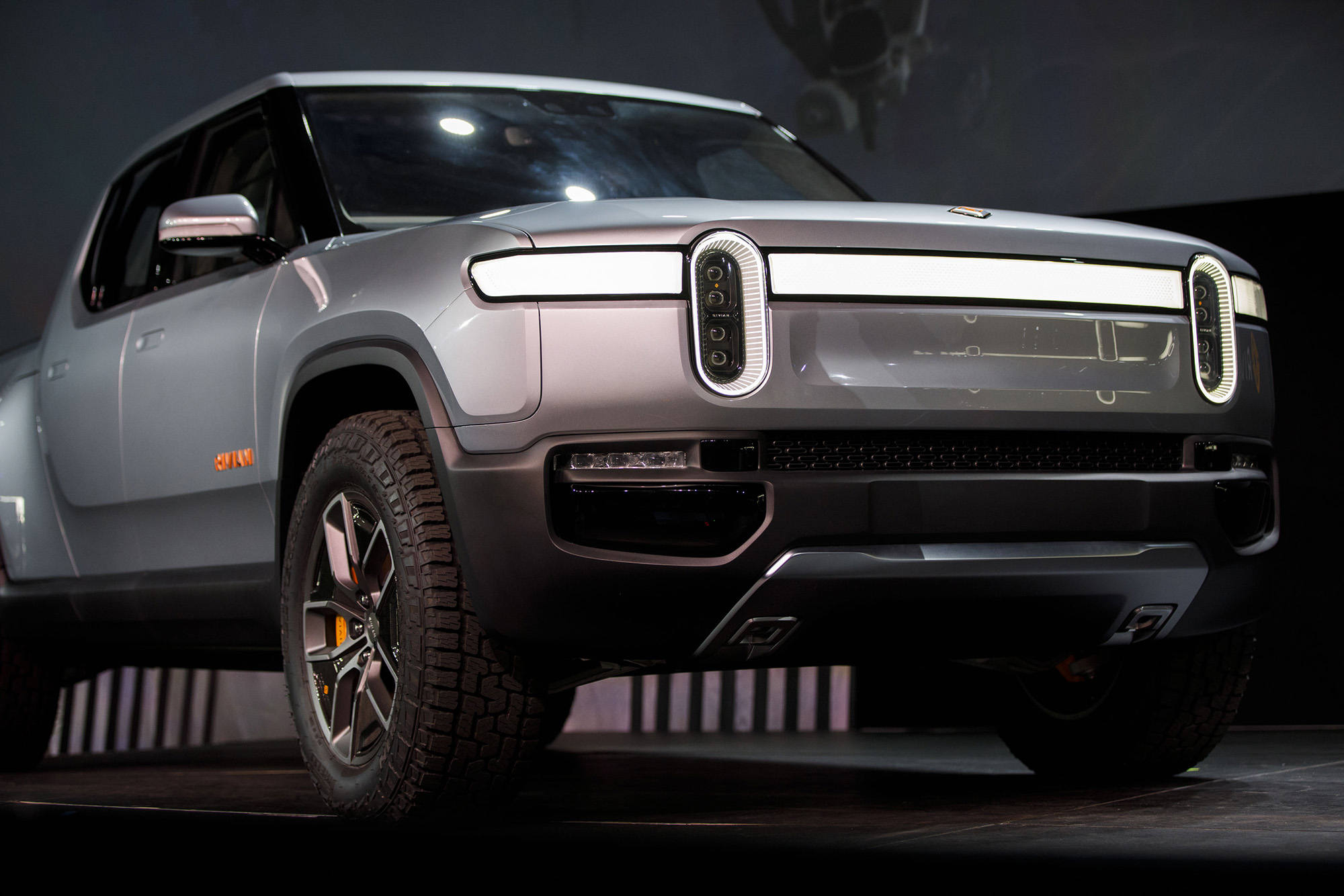 Rivian raises another $2.5 billion as it prepares to launch its electric pickup