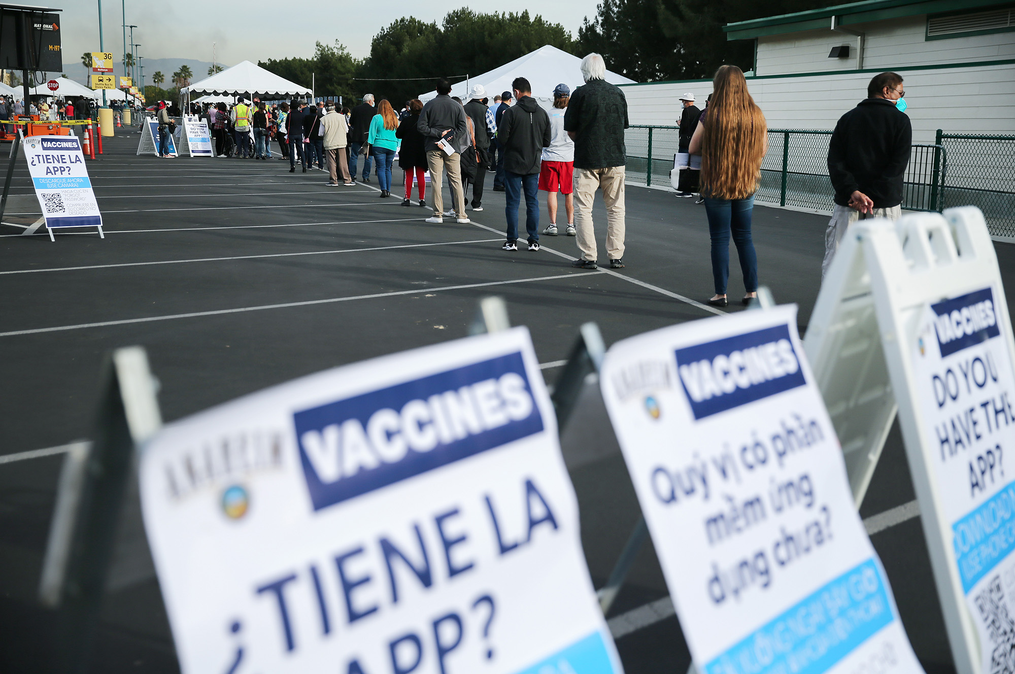 Florida issues new Covid-19 vaccine residency rules to cut down on ‘vaccine tourism’