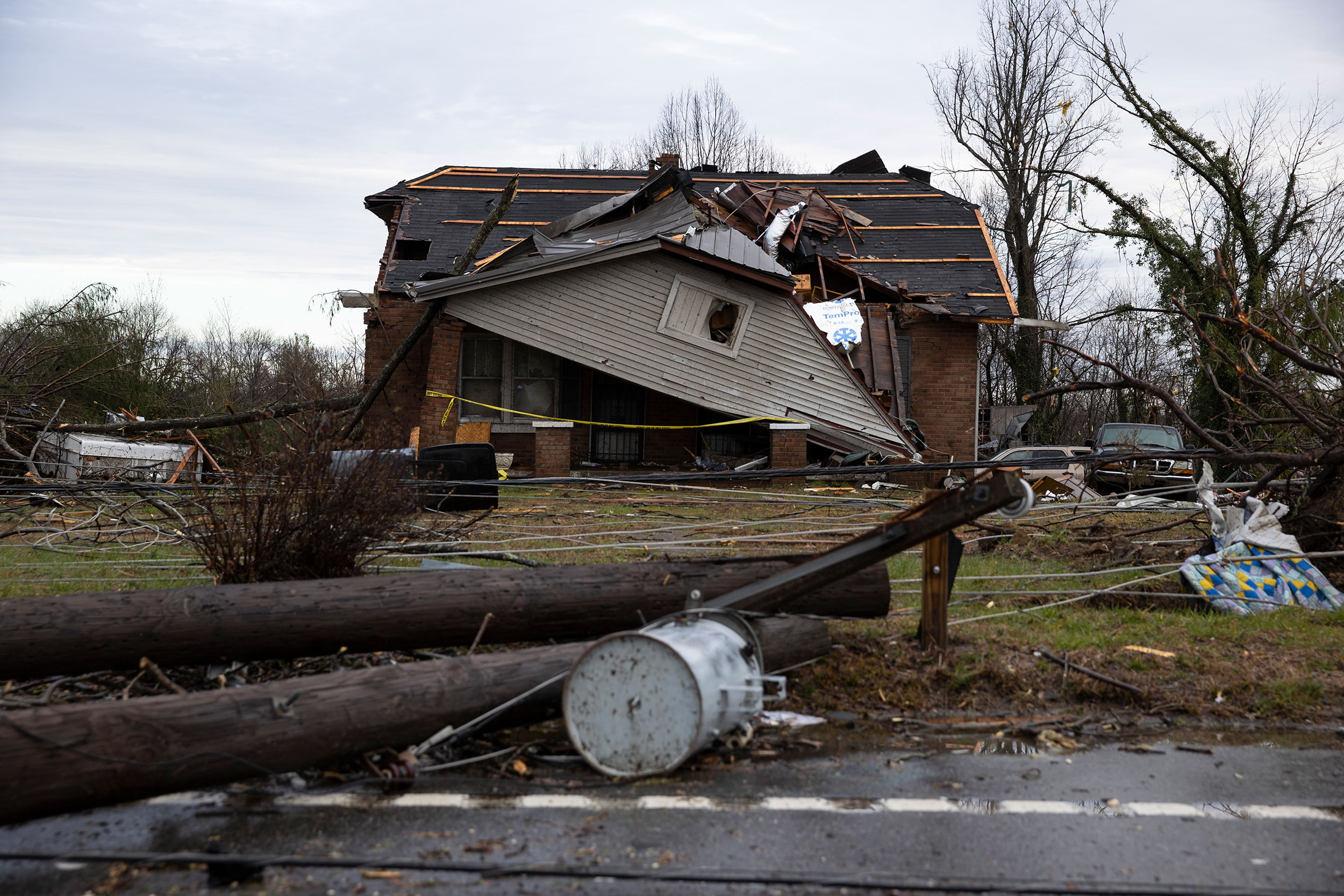 An East Nashville couple and at least five young children are among the Tennessee tornado victims