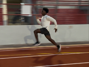 Mike Williams action photo