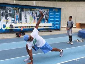 Dwayne Washington action photo