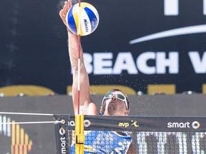 Tomas Salava action photo