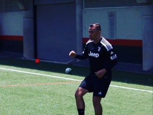 Enrique F. action photo