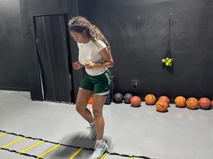 Alyssa Reaves action photo