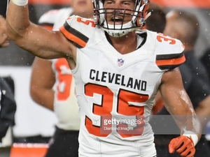 Micah Hannemann action photo