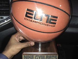 Donte Bowie action photo