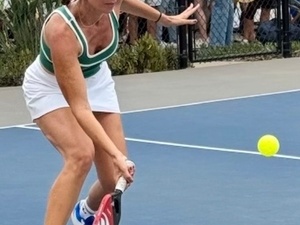 Mariel D. action photo